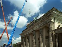 Dateiname=Berlin-Mitte-Brandenburger-Tor-19910715-12.jpg
Dateigröße=219KB
Abmessungen: 880x676
hinzugefügt am: 04. Januar 2016 Berlin-Mitte-Brandenburger-Tor-19910715-12.jpg