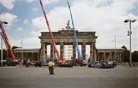 Berlin-Mitte-Brandenburger-Tor-19910715-20.jpg