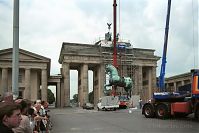 Berlin-Mitte-Brandenburger-Tor-19910716-25.jpg