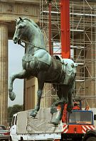 Dateiname=Berlin-Mitte-Brandenburger-Tor-19910716-29.jpg
Dateigröße=255KB
Abmessungen: 598x880
hinzugefügt am: 04. Januar 2016 Berlin-Mitte-Brandenburger-Tor-19910716-29.jpg