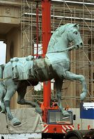 Dateiname=Berlin-Mitte-Brandenburger-Tor-19910716-31.jpg
Dateigröße=243KB
Abmessungen: 596x880
hinzugefügt am: 04. Januar 2016 Berlin-Mitte-Brandenburger-Tor-19910716-31.jpg