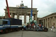 Dateiname=Berlin-Mitte-Brandenburger-Tor-19910716-35.jpg
Dateigröße=182KB
Abmessungen: 880x588
hinzugefügt am: 04. Januar 2016 Berlin-Mitte-Brandenburger-Tor-19910716-35.jpg
