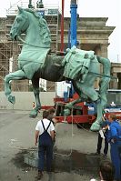 Dateiname=Berlin-Mitte-Brandenburger-Tor-19910716-39.jpg
Dateigröße=238KB
Abmessungen: 588x880
hinzugefügt am: 04. Januar 2016 Berlin-Mitte-Brandenburger-Tor-19910716-39.jpg