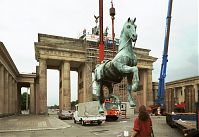 Berlin-Mitte-Brandenburger-Tor-19910716-45.jpg
