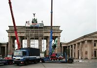 Dateiname=Berlin-Mitte-Brandenburger-Tor-19910716-47.jpg
Dateigröße=188KB
Abmessungen: 880x618
hinzugefügt am: 04. Januar 2016 Berlin-Mitte-Brandenburger-Tor-19910716-47.jpg