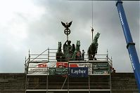 Berlin-Mitte-Brandenburger-Tor-19910716-51.jpg