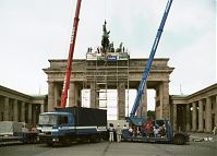Dateiname=Berlin-Mitte-Brandenburger-Tor-19910716-56.jpg
Dateigröße=180KB
Abmessungen: 880x633
hinzugefügt am: 04. Januar 2016 Berlin-Mitte-Brandenburger-Tor-19910716-56.jpg