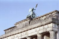 Dateiname=Berlin-Mitte-Brandenburger-Tor-19910921-01509.jpg
Dateigröße=205KB
Abmessungen: 880x588
hinzugefügt am: 04. Januar 2016 Berlin-Mitte-Brandenburger-Tor-19910921-01509.jpg
