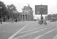 Dateiname=Berlin-Mitte-Brandenburger-Tor-19941023-221.jpg
Dateigröße=181KB
Abmessungen: 880x603
hinzugefügt am: 04. Januar 2016 Berlin-Mitte-Brandenburger-Tor-19941023-221.jpg