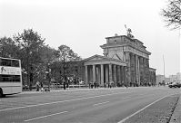 Berlin-Mitte-Brandenburger-Tor-19941023-225.jpg