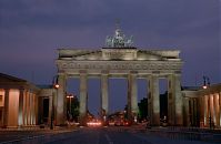 Dateiname=Berlin-Mitte-Brandenburger-Tor-19990707-16.jpg
Dateigröße=130KB
Abmessungen: 880x574
hinzugefügt am: 04. Januar 2016 Berlin-Mitte-Brandenburger-Tor-19990707-16.jpg