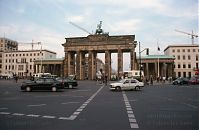 Berlin-Mitte-Brandenburger-Tor-199909-61.jpg