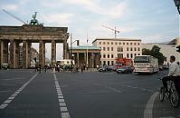 Dateiname=Berlin-Mitte-Brandenburger-Tor-199909-62.jpg
Dateigröße=153KB
Abmessungen: 880x574
hinzugefügt am: 04. Januar 2016 Berlin-Mitte-Brandenburger-Tor-199909-62.jpg
