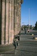 Dateiname=Berlin-Mitte-Brandenburger-Tor-200006-60.jpg
Dateigröße=186KB
Abmessungen: 574x880
hinzugefügt am: 04. Januar 2016 Berlin-Mitte-Brandenburger-Tor-200006-60.jpg
