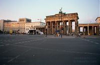 Berlin-Mitte-Brandenburger-Tor-200006-79.jpg