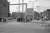 Berlin-Mitte-Checkpoint-Charly-19910602-48.jpg
