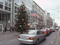 Berlin-Mitte-Checkpoint-Charly-20050102-12.jpg