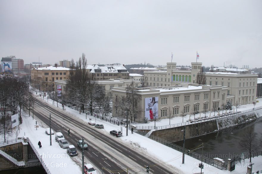 Berlin. Winter. Schnee. Hamburger Bahnhof
21. 12. 2011. Berlin. Mitte. Winter. Schnee. Hamburger Bahnhof
Schlüsselwörter: Berlin;Deutschland;Germany;Hamburger Bahnhof;Mitte;Schnee;2011;Winter