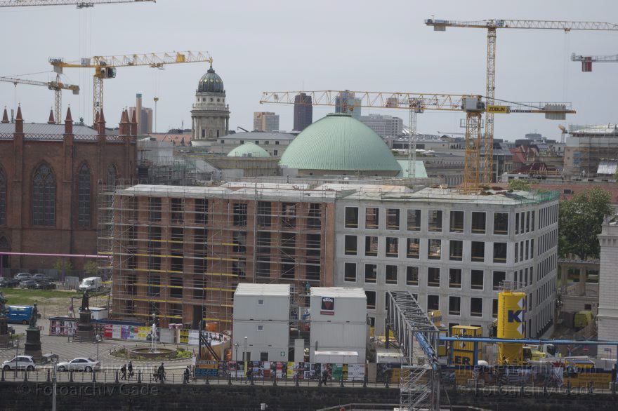 Berlin
2015. Berlin. Mitte. Blick von der Humboldt-Box
Schlüsselwörter: 2015;Berlin;Mitte