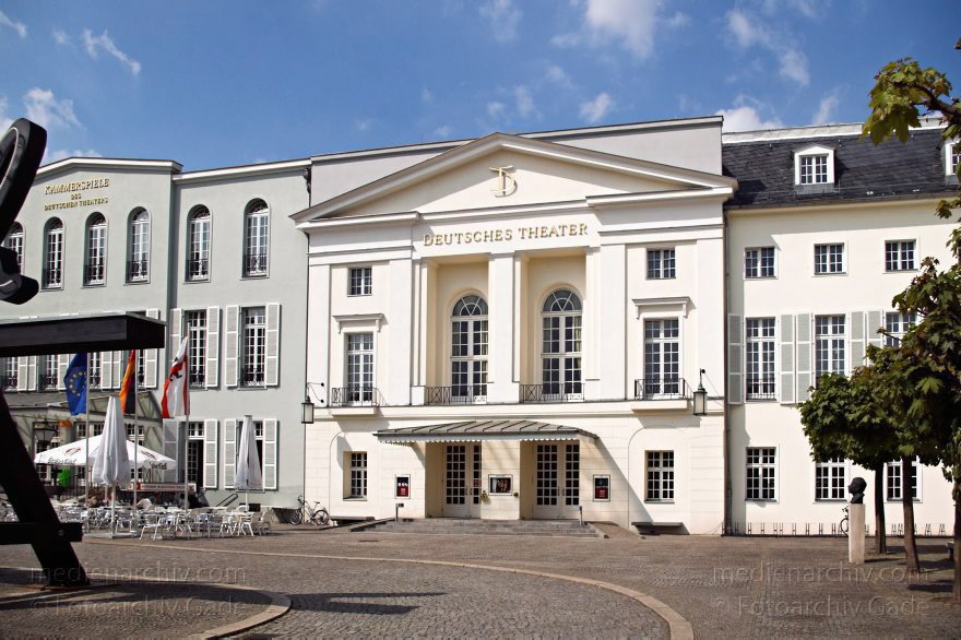 Berlin. Deutsches Theater
1. 5. 2005. Berlin. Mitte. Deutsches Theater
Schlüsselwörter: Berlin;Deutsches Theater;Deutschland;Germany;2005;Mitte