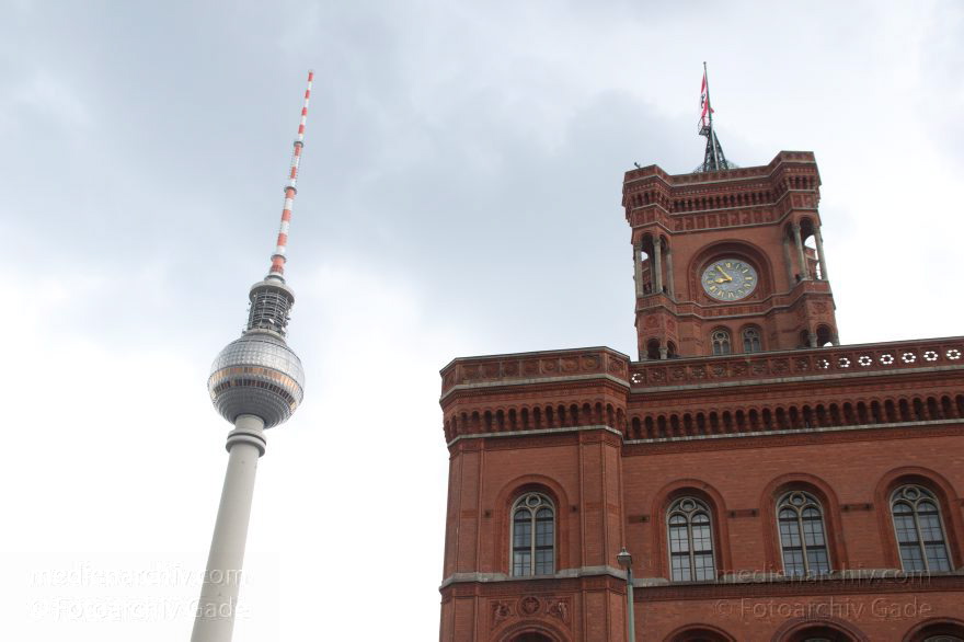 Berlin. Mitte. Rotes Rathaus. Fernsehturm
30. 4. 2015. Berlin. Mitte. Rotes Rathaus. Fernsehturm
Schlüsselwörter: 2015;Berlin;Fernsehturm;Mitte;Rotes Rathaus