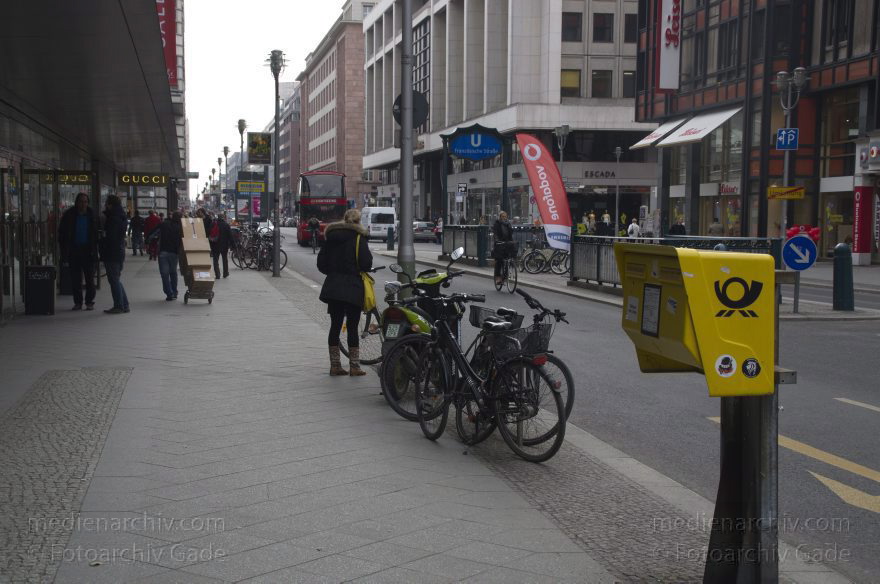Berlin. Friedrichstraße
9. 4. 2013. Berlin. Mitte. Friedrichstraße
Schlüsselwörter: Berlin;Deutschland;Friedrichstraße;Germany;2013;Mitte
