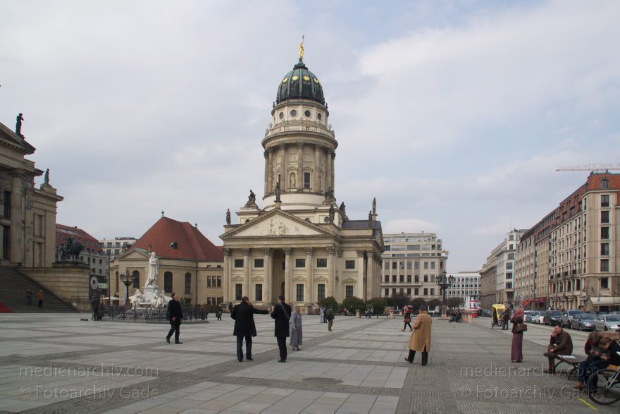 Berlin. Gendarmenmarkt. Französischer Dom
9. 4. 2013. Berlin. Mitte. Gendarmenmarkt. Französischer Dom
Schlüsselwörter: Berlin;Deutschland;Französischer Dom;Gendarmenmarkt;Germany;2013;Mitte