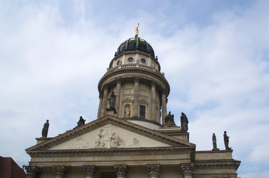 Berlin. Gendarmenmarkt. Französischer Dom
9. 4. 2013. Berlin. Mitte. Gendarmenmarkt. Französischer Dom
Schlüsselwörter: Berlin;Deutschland;Französischer Dom;Gendarmenmarkt;Germany;2013;Mitte