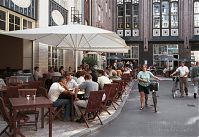 Dateiname=Berlin-Mitte-Hackescher-Markt-20010701-19.jpg
Dateigröße=263KB
Abmessungen: 880x603
hinzugefügt am: 04. Januar 2016 Berlin-Mitte-Hackescher-Markt-20010701-19.jpg