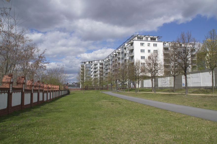 Berlin. Kieler Ufer
17. 4. 2012. Berlin. Mitte. Kieler Ufer
Schlüsselwörter: Berlin;Deutschland;Germany;Kieler Ufer;2012;Mitte