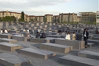 Dateiname=Berlin-Mitte-Holocaust-20050522-80.jpg
Dateigröße=196KB
Abmessungen: 880x586
hinzugefügt am: 04. Januar 2016 Berlin-Mitte-Holocaust-20050522-80.jpg