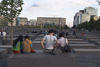 Berlin-Mitte-Holocaust-20050522-82.jpg