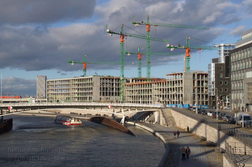 Berlin. Kapelle-Ufer. Baustelle Bundesministeriums für Bildung und Forschung
30. 12. 2012. Berlin. Mitte. Kapelle-Ufer. Baustelle Bundesministeriums für Bildung und Forschung
Schlüsselwörter: Baustelle;Berlin;Bundesministeriums für Bildung u;Deutschland;Fluss;Germany;Kapelle-Ufer;Mitte;2012;Spree