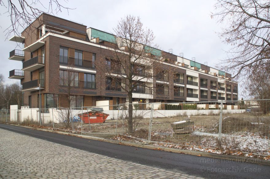 Berlin. Kieler Ufer. Neue Häuser
11. 1. 2013. Berlin. Mitte. Kieler Ufer. Neue Häuser
Schlüsselwörter: Berlin;Deutschland;Germany;Kieler Ufer;2013;Mitte