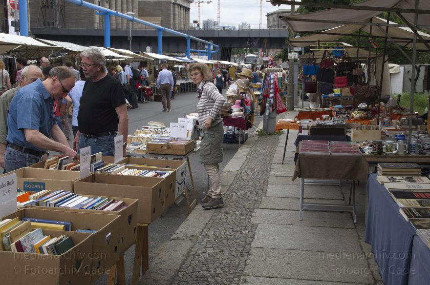 Berlin. Flohmarkt am Kupfergraben
23. 5. 2014. Berlin. Mitte. Flohmarkt am Kupfergraben
Schlüsselwörter: Berlin;Flohmarkt;Germany;Kupfergraben;2014;Mitte