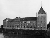 Dateiname=Berlin-Mitte-Kupfergraben-199208-01.jpg
Dateigröße=168KB
Abmessungen: 880x661
hinzugefügt am: 04. Januar 2016 Berlin-Mitte-Kupfergraben-199208-01.jpg