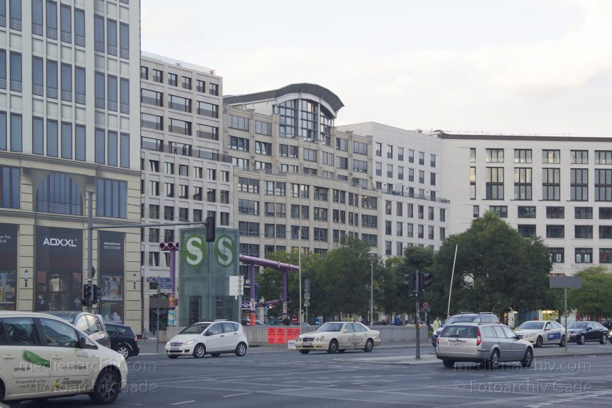 Berlin. Leipziger Platz. Mosse-Palais
9. 9. 2014. Berlin. Mitte. Tiergarten. Leipziger Platz. Mosse-Palais
Schlüsselwörter: 2014;Berlin;Mitte;Leipziger Platz;Tiergarten;Mosse-Palais