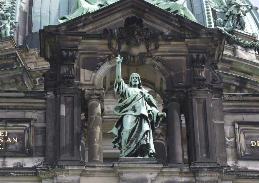 Berlin. Mitte. Berliner Dom
2015. Berlin. Mitte. Museumsinsel. Berliner Dom
Schlüsselwörter: 2015;Berlin;Berliner Dom;Mitte;Museumsinsel