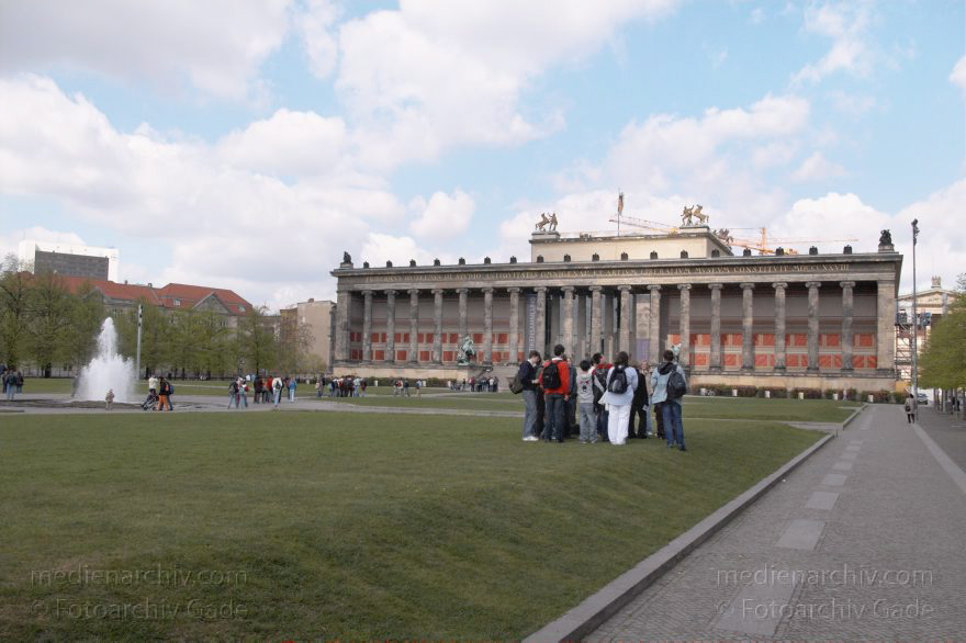 Berlin. Altes Museum am Lustgarten. Museumsinsel.
28. 4. 2005. Berlin. Mitte. Altes Museum am Lustgarten. Museumsinsel.
Schlüsselwörter: Berlin;Deutschland;Germany;Mitte;2005;Museumsinsel