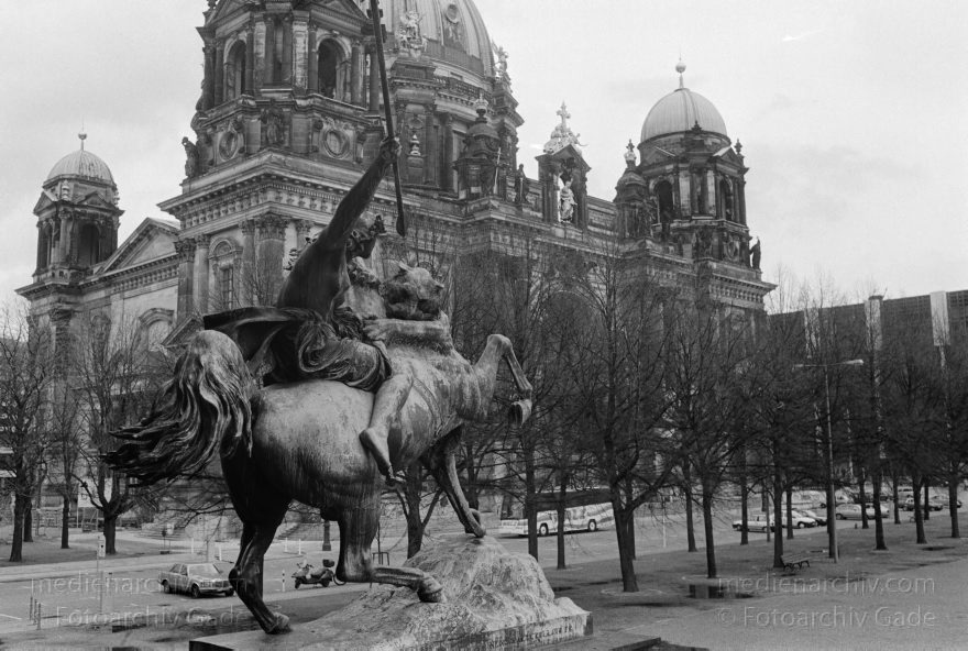 Berlin. Mitte.
17. 03. 1994. Berlin. Mitte.
Schlüsselwörter: Berlin;Deutschland;Germany;Mitte;1994;Museumsinsel