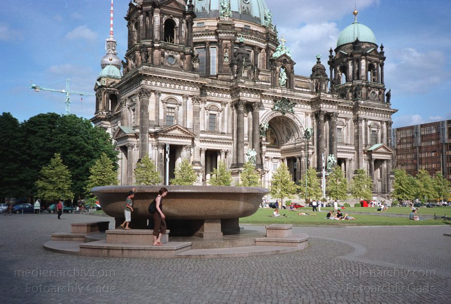 Berlin. Lustgarten. Dom
Juni 2003. Berlin. Mitte. Lustgarten. Dom
Schlüsselwörter: Berlin;Deutschland;Dom;Germany;Lustgarten;Mitte;2003;Museumsinsel
