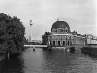 Berlin-Mitte-Museumsinsel-Bode-Museum-199208-08.jpg