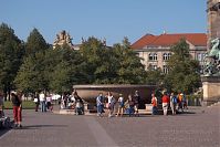 Berlin-Mitte-Museumsinsel-Grosse-Granitschale-20050907-24.jpg