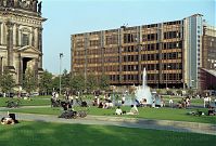 Berlin-Mitte-Museumsinsel-Lustgarten-20000813-84.jpg