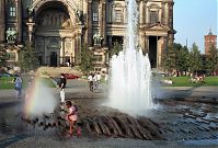 Berlin-Mitte-Museumsinsel-Lustgarten-20000813-88.jpg