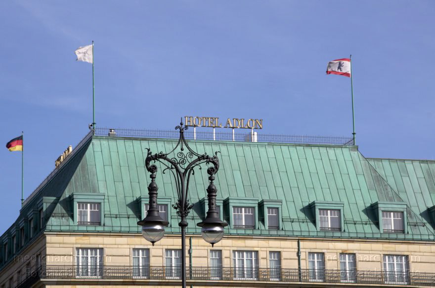 Berlin. Pariser Platz. Hotel Adlon
3. 3. 2012. Berlin. Mitte. Pariser Platz. Hotel Adlon
Schlüsselwörter: Berlin;Deutschland;Germany;Hotel Adlon;Mitte;2012;Pariser Platz