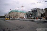 Berlin-Mitte-Pariser-Platz-Hotel-Adlon-199810-28.jpg