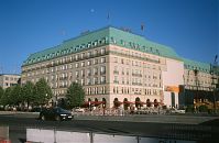 Berlin-Mitte-Pariser-Platz-Hotel-Adlon-200006-61.jpg