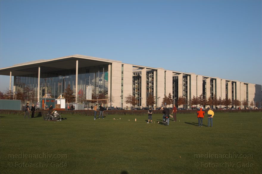 Berlin. Bundestag.
30. 10. 2005. Berlin. Mitte. Regierungsviertel. Bundestag.
Schlüsselwörter: Berlin;Bundestag;Deutschland;Germany;Mitte;2005;Regierungsviertel