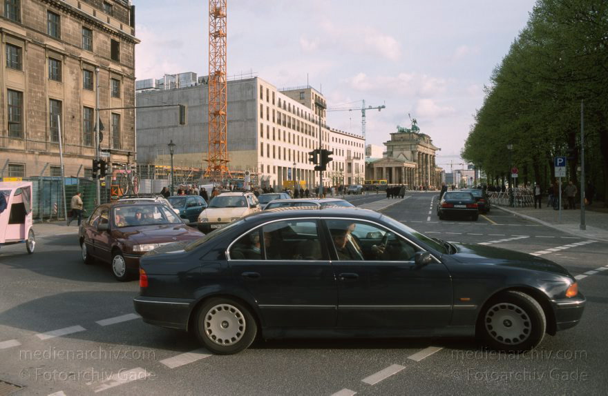 Berlin. Tiergarten. Regierungsviertel
Juni 1999. Berlin. Mitte. Tiergarten. Regierungsviertel
Schlüsselwörter: Berlin;Deutschland;Germany;Mitte;Regierungsviertel;1999;Tiergarten